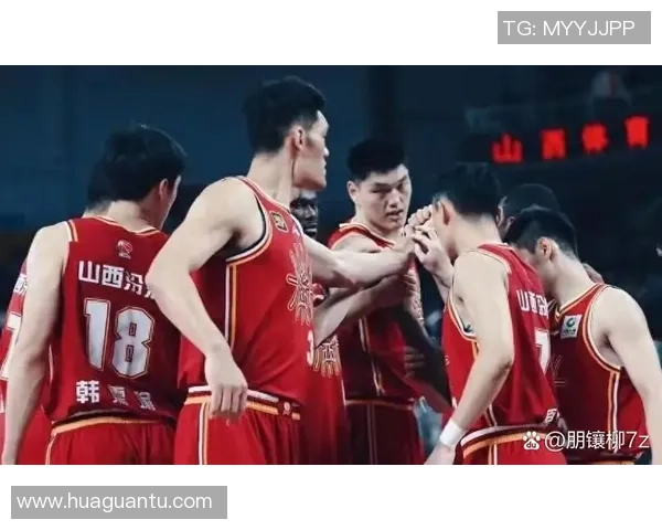 辽宁男篮足球双雄齐聚赛场展现激情与实力的巅峰对决